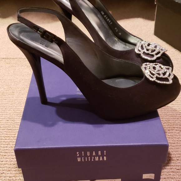 Shoes - Picture 3 of 4